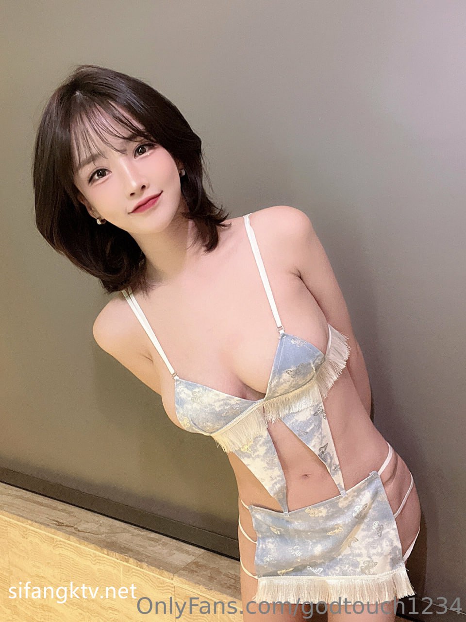【2023_05_04】Unwrap_the_middle_of_the_tape_wrapped_around_the_entire.m4v